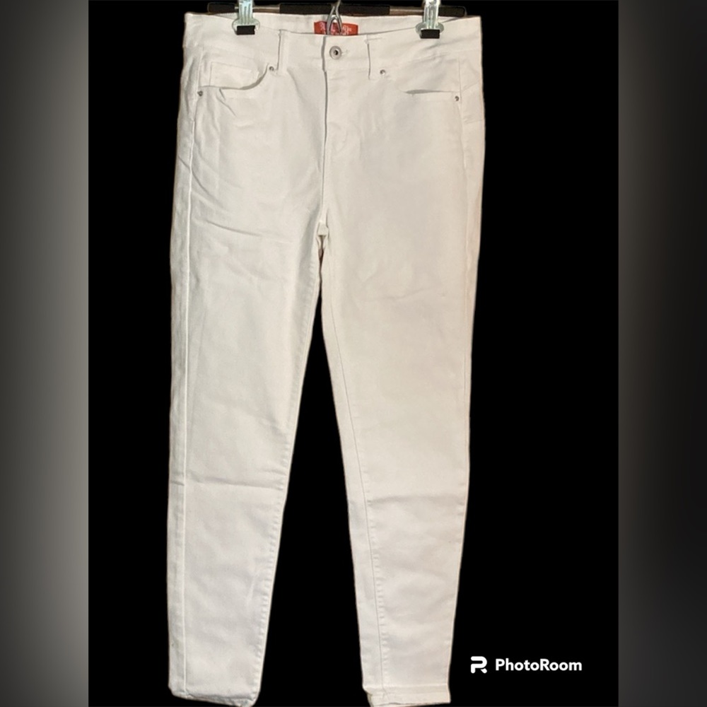 NWOT White Skinny Jeans size 9